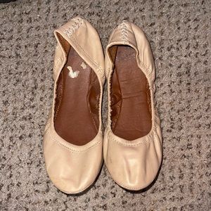 Lucky Brand, gold flats